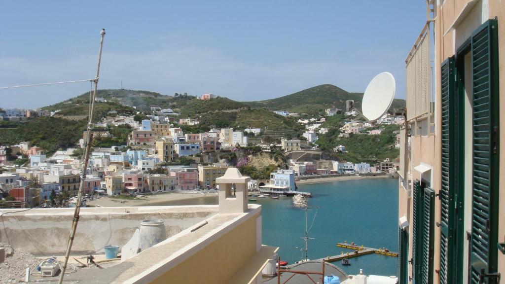 Hotel Del Capitano Ponza Bilik gambar